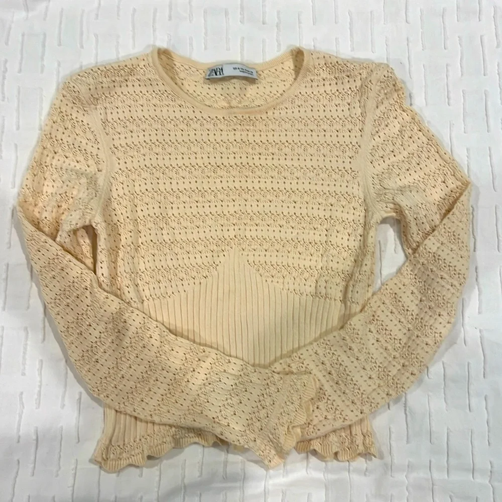 Zara knit top with detail on top size M